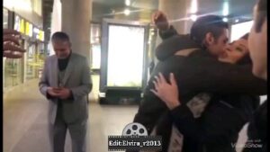 Nasrin Moghanloo Instagram - 😭🤱💔🤍🤲
.
برای توصیف حالم
همین یک جمله کافیست
خنده هایم درد دارد.....

خواننده:حمید هیراد