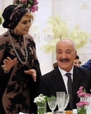 Nasrin Moghanloo Instagram - 🙏🤲🥺😔💔🖤🏴🏴🎬
.
دل دیگه توان این همه اخبار غمگین رو ندارد
استاد سعید راد عزیز ،به یاد دارم که در تمام مصیبت غم عزیزانم که بر من گذشت شما همیشه با قلب مهربانتان مرا دلداری دادید،از صبر و قدرت من برای ایستادگی در صحنه زندگی گفتید و همیشه مرا همراهی کردید،یادمه بهم گفتید نوشته ایی در خصوص رفتن پدرتان گفتید: که

زنده ها با کام هایی که از خاک آلوده شده است،
می آیند تا سنگ مزارها را بخوانند و باز گردند،
و فردا خود مرده خواهند آمد تا مقیم شوند
آسان به سنگها می‌توان گفت ما هرگز باز نمیگردیم
آنها می‌گویند حکاکی های ما را بخوانید
اینجا ارشیاست ،آنجا یک جوان چهارده ساله است،
اونجا یک نوزاد است و اونجا یک مرد صد ساله است 
ما با هزار سالگان همسفریم.
و حال باید بگویم آنجا سعید راد هنرمند پیشکسوت ایران زمین
خفته است ،آنجاست آرام و بی صدا به نور پیوست.

هنرمند و استاد و رفیق مهربان روحت شاد و مسیرت پر نور،
تسلیت به دختر و پسر عزیزتان و هنرمندان ایران زمین و مردم ایران ،آسوده بخوابید دنیا دیگر جای قشنگی نیست...
سلام مرا به ارشیام برسانید مهربان هنرمند ایران