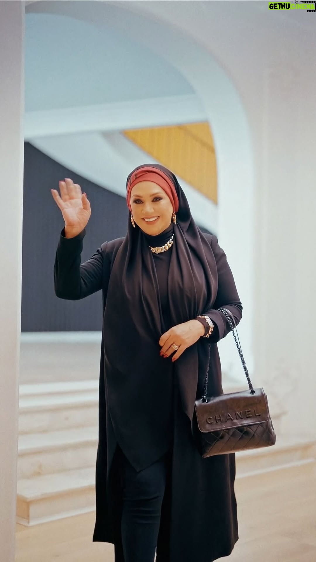 Nasrin Moghanloo - 39.9K Likes - سرکار خانم نسرین مقانلوی عزیز 
وجود شما سرشار از انرژی خوب و انسانیت و معرفت است ❤️
حضور شما در گالری ما باعث افتخارمون بود 
همکاری با شما و در کنار شما بودن خاطرات فراموش نشدنی‌ای برای ما رقم زد 🙏🏻❤️
همیشه بدرخشید 🙏🏻💫✨⭐️💫

اطلس مال نیاوران، طبقه‌ی G4 ،واحد 4057
طلای ۱۸ عیار

#jewelry #gold #backstage#bilboard bilboardjob#collaboration #luxurycollaboration#fashionstyle#luxurydesign #best#actress#nasrinmoghanloo#royafarahanigold