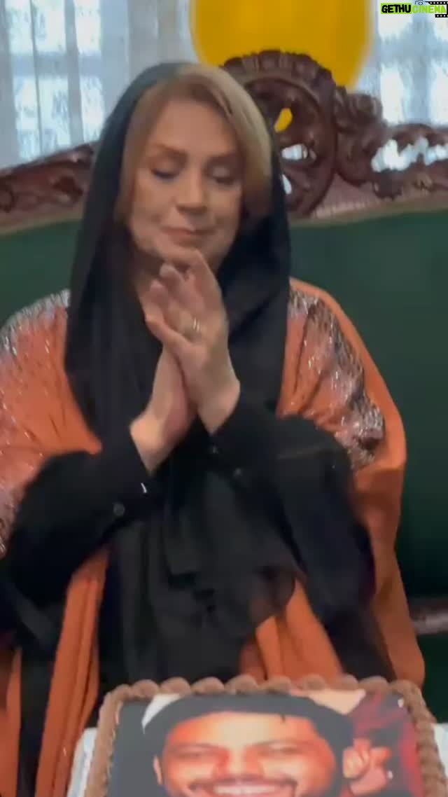Nasrin Moghanloo - 109.2K Likes - 🎂🙋‍♂️😭🧚‍♂️🤍♥️🤱🤲✍️🎬🌹🎉
.
سینمایی: شب سرد
سکانس شب تولد در فیلم، درست مصادف شد با ،
شب تولد ارشیای آسمانی من.
از تمام همکاران عزیزم برای بودنشان و همدردی سپاسگزارم.
فرشته من ارشیا جان تو عاشق تولد بودی ،ببین اینجا همه برای تو جمع شدیم و تولدت در آسمانها همراه با فرشته ها رو جشن گرفتیم.
تولدت در بهشت مبارک پسر بهشتی من.