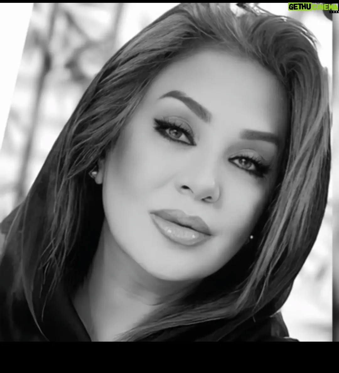 Nasrin Moghanloo - 98.3K Likes - 🤲🙏👌👍
.
در زمانی که خنده مردم 
از زمین خوردن توست
برخیز تا بگرین .......