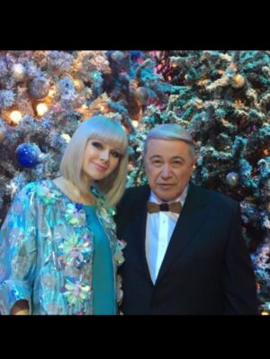 Natali Instagram - Мой 2016! #тренд2016 
1. Волосы -в розовый!
2.Продолжаю эксперименты с розовыми волосами 
3. Премия МузТВ 20 лет
4. Участие в передаче «Субботний вечер» с 
Н.Басковым, песня «Николай»
5. В саду у папы (в грушах)
6. Фотографирую мужа и сына на отдыхе 
7. На выступлении с Дмитрием Харатьяном
8. Шоу Н.Баскова в Кремле «Игра», песня «Николай»
9. С Андреем Разыграевым
10. Заявляю о третьей беременности
11. Евгений Додылев снимает передачу о моей семье у нас дома 
12. С Евгением Петросяном на Новогоднем огоньке исполняем в дуэте песню «О, Боже, какой мужчина!»
 В следующем году рождается сын Евгений🥰