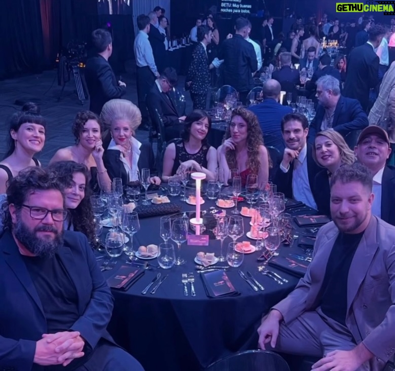 Natalia Maldini - 5.6K Likes - Gracias @futurockok 💓
El mejor equipo del mundo!
Gracias Comunidad Arruinadora💓
#martinfierrostreaming