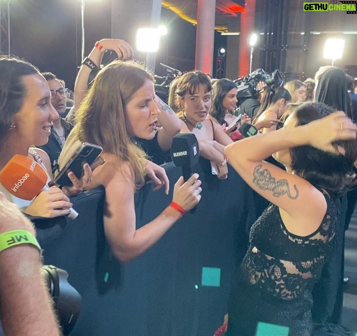 Natalia Maldini - 5.6K Likes - Gracias @futurockok 💓
El mejor equipo del mundo!
Gracias Comunidad Arruinadora💓
#martinfierrostreaming