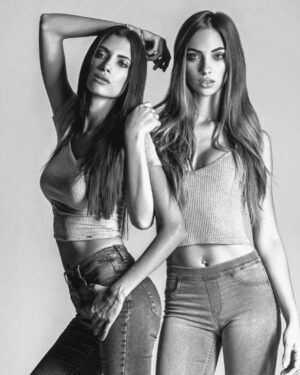 Natalie Vértiz Instagram - 2026 es el nuevo 2016?? 🥰🥰🥰🥰

El año que me dio tantísimas cosas! Primer año que llevamos a Liam a disney, el año que inaugure mi salón, empecé con modelab, mi primera vez en la conducción y aprendiendo a navegar la maternidad con mi Liam❤️💫 Gracias por acompañarme todos estos años, vamos por más🙏🏻💪🏻✨🥁