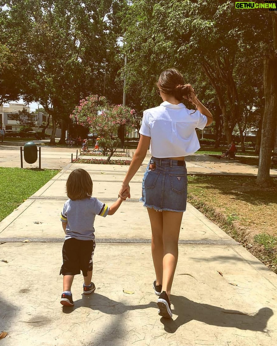 Natalie Vértiz - 135.7K Likes - 2026 es el nuevo 2016?? 🥰🥰🥰🥰

El año que me dio tantísimas cosas! Primer año que llevamos a Liam a disney, el año que inaugure mi salón, empecé con modelab, mi primera vez en la conducción y aprendiendo a navegar la maternidad con mi Liam❤️💫 Gracias por acompañarme todos estos años, vamos por más🙏🏻💪🏻✨🥁
