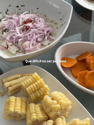 Natalie Vértiz Instagram - Que linda que es la vida, te lo digo, mi vida🧡 

Hace tiempo no me tomaba tantos días de relajo con mi familia y, déjenme decirles, que bien se siente! Los atardeceres más lindos, los planes sin apuro, las tardes de caminata y bicicleta, un cafecito por la tarde y un arcoíris 🌈 para recordarme lo mágica que es la vida! A seguir soñando y vibrando alto siempre💫💫💫💫