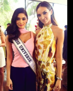 Natalie Vértiz Instagram - 2026 es el nuevo 2016?? 🥰🥰🥰🥰

El año que me dio tantísimas cosas! Primer año que llevamos a Liam a disney, el año que inaugure mi salón, empecé con modelab, mi primera vez en la conducción y aprendiendo a navegar la maternidad con mi Liam❤️💫 Gracias por acompañarme todos estos años, vamos por más🙏🏻💪🏻✨🥁