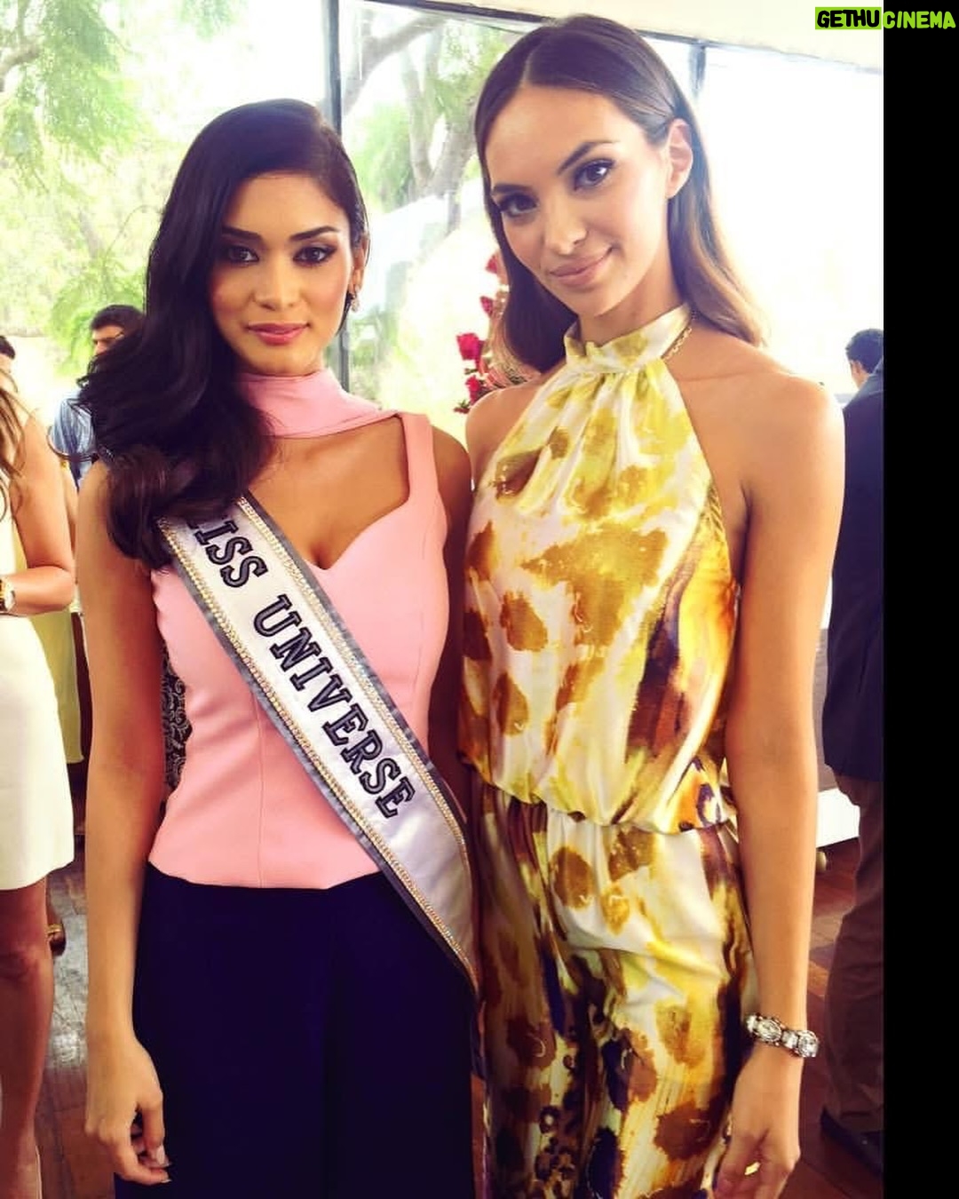 Natalie Vértiz - 135.7K Likes - 2026 es el nuevo 2016?? 🥰🥰🥰🥰

El año que me dio tantísimas cosas! Primer año que llevamos a Liam a disney, el año que inaugure mi salón, empecé con modelab, mi primera vez en la conducción y aprendiendo a navegar la maternidad con mi Liam❤️💫 Gracias por acompañarme todos estos años, vamos por más🙏🏻💪🏻✨🥁