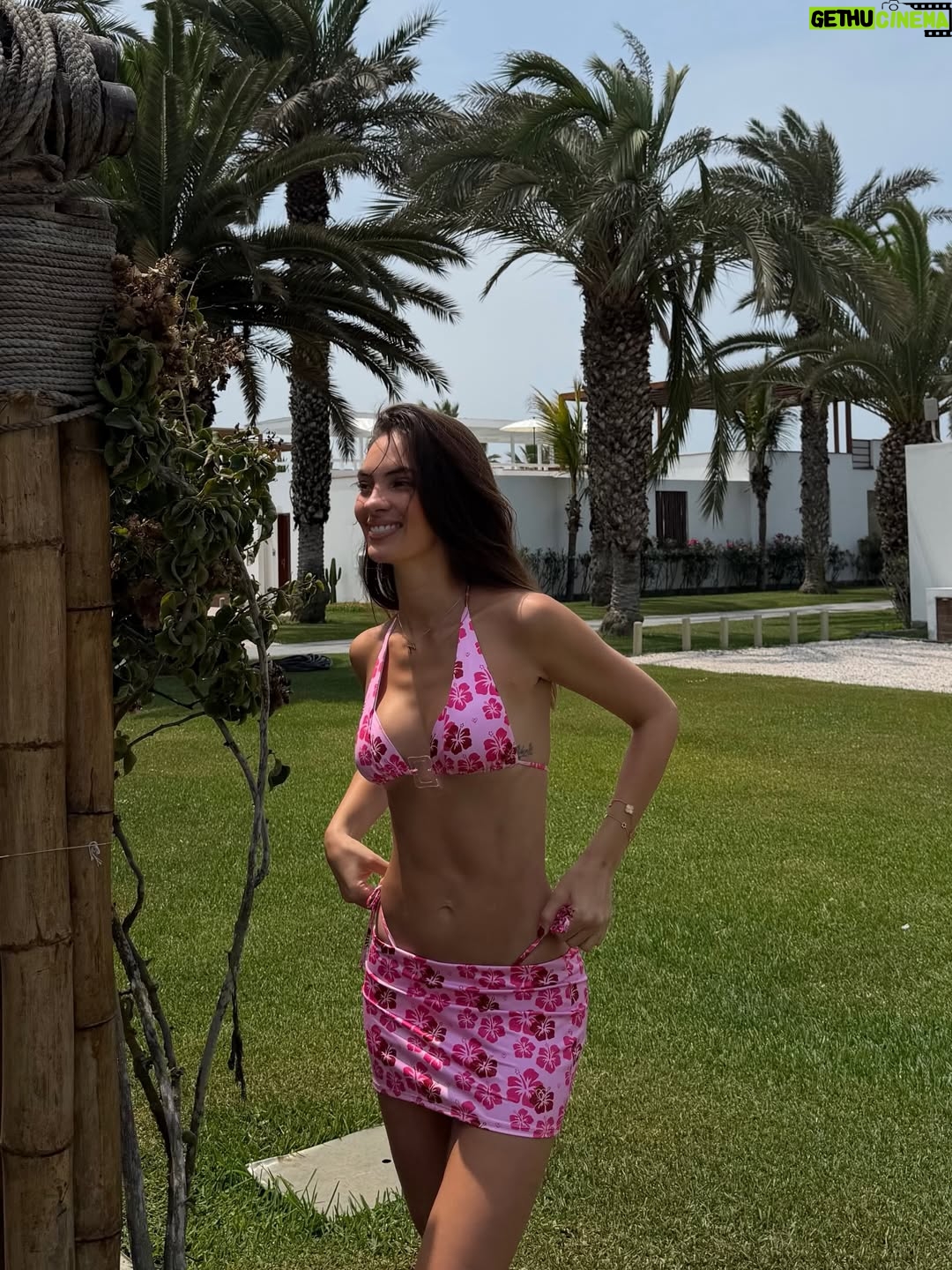 Natalie Vértiz - 98.3K Likes - Querer ser misteriosa y a la vez compartirles todo 😂❤️ muy de libra. 2026 pinta muuuuy lindo❤️🧡🙏🏻💚✨💛💫🥂