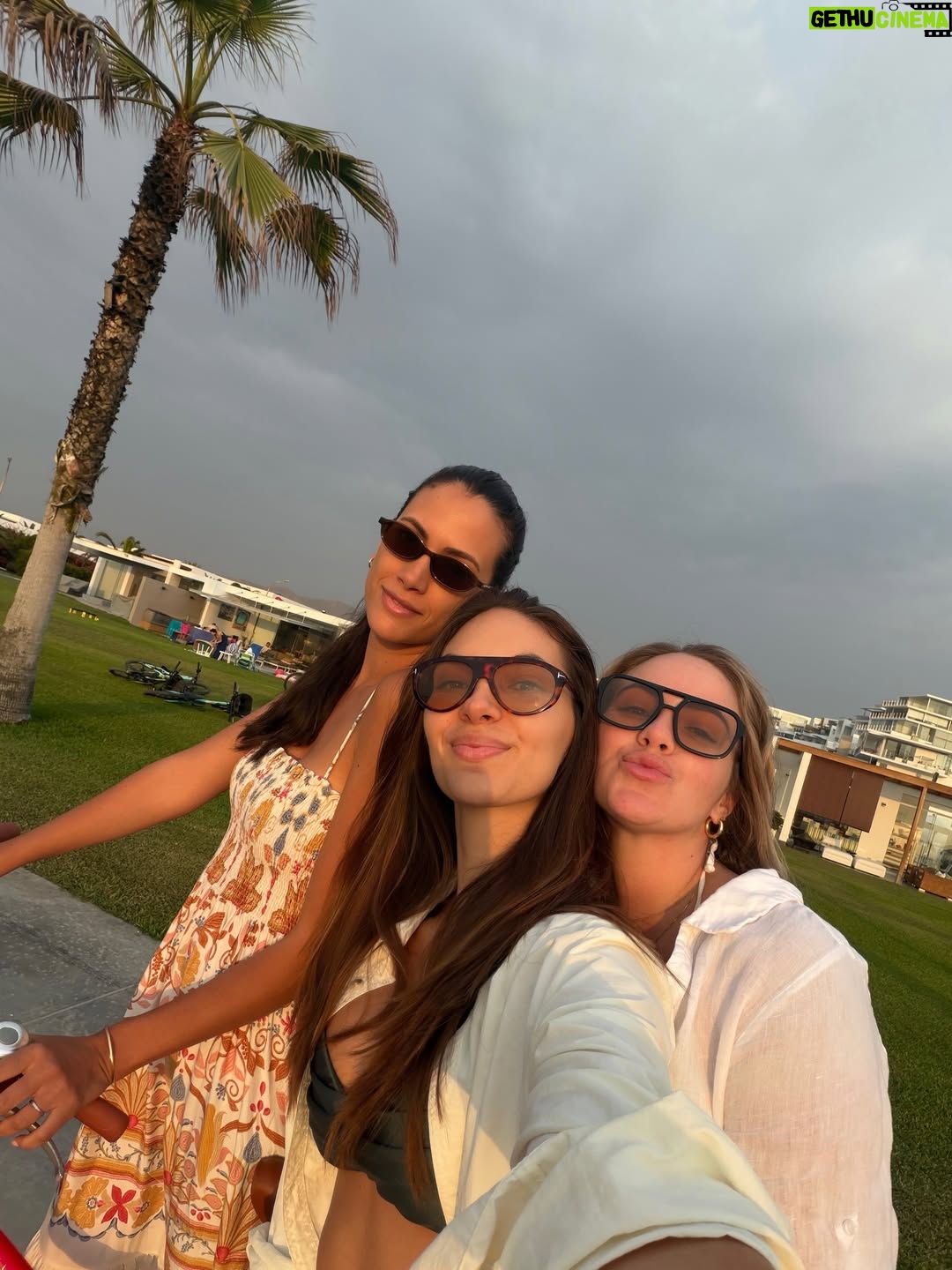 Natalie Vértiz - 98.3K Likes - Querer ser misteriosa y a la vez compartirles todo 😂❤️ muy de libra. 2026 pinta muuuuy lindo❤️🧡🙏🏻💚✨💛💫🥂
