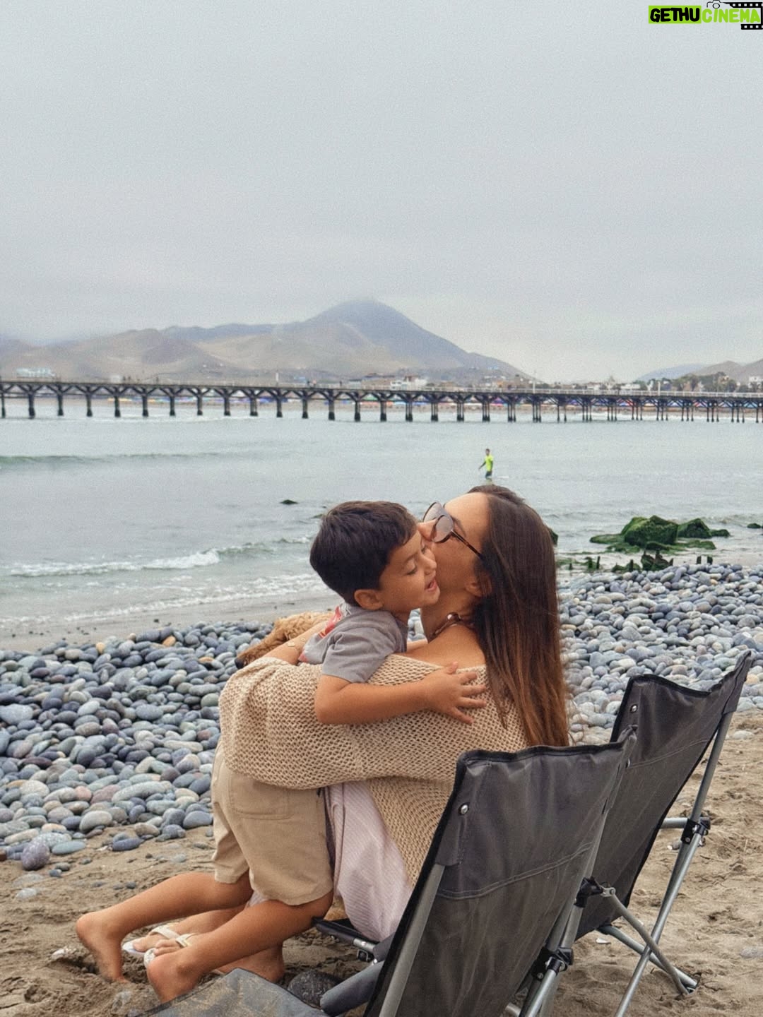 Natalie Vértiz - 98.3K Likes - Querer ser misteriosa y a la vez compartirles todo 😂❤️ muy de libra. 2026 pinta muuuuy lindo❤️🧡🙏🏻💚✨💛💫🥂
