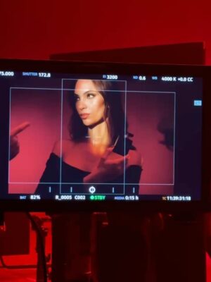 Natalie Vértiz Instagram - La magia empieza cuando decides creer en ti ✨
Creer en tu voz, en tu camino y en todo lo que eres capaz de construir.
Hoy celebro esa magia junto a @yanbal , una marca que apuesta por mí desde hace varios años y que, como yo, cree profundamente en el crecimiento, la fuerza y la evolución de la mujer. Gracias fam por un 2025 fuera de serie! 

Gracias por caminar a mi lado y por seguir inspirando a tantas mujeres a brillar con confianza y autenticidad. 💖
