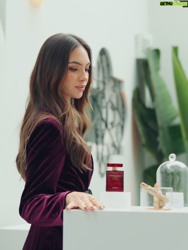 Natalie Vértiz - 45.5K Likes - La magia empieza cuando decides creer en ti ✨
Creer en tu voz, en tu camino y en todo lo que eres capaz de construir.
Hoy celebro esa magia junto a @yanbal , una marca que apuesta por mí desde hace varios años y que, como yo, cree profundamente en el crecimiento, la fuerza y la evolución de la mujer. Gracias fam por un 2025 fuera de serie! 

Gracias por caminar a mi lado y por seguir inspirando a tantas mujeres a brillar con confianza y autenticidad. 💖