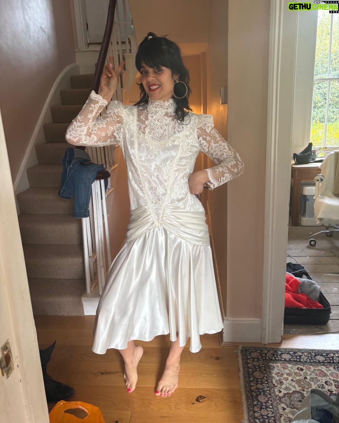 Natasha Khan - 2.5K Likes - 2025 ⋆°.☾⋆.ೃ࿔*:⋆

Spanish sun ☀️
Feeding the ducks
Brian Eno brings artists and activists together 💎
Curry truck on magnetic island 🏝️
The Virgin Mary has amazing style
Wizard dog
Most played record of 2025
Little bro’s 40th, 80s themed of course
Friends and masks in Sussex
Mixing the Harp Visions record with T J Allen 🪉
🦇