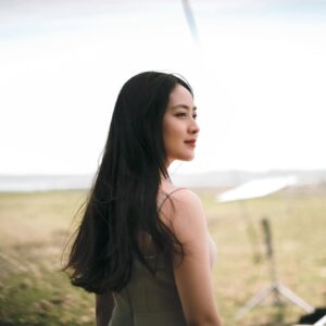 Natasha Wilona Instagram - 2025.. terimakasih untuk memori indahnya, pengalaman berharga & perjalanan penuh artinya..
2026.. semoga di tahun ini dipenuhi kebahagiaan , berkat & kedamaian..