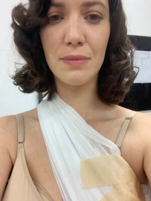 Nathalia Dill Instagram - Nem toda guerra se trava com arma na mão.
Às vezes, a luta é dentro da gente. E Valiana encara de frente. No sertão, coragem é de nascença. 

#GuerreirosDoSol @globoplaynovelas