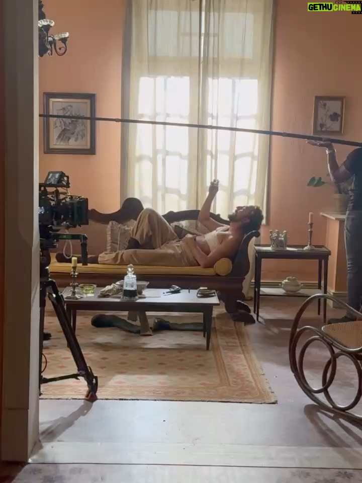 Nathalia Dill - 28.4K Likes - Nem toda guerra se trava com arma na mão.
Às vezes, a luta é dentro da gente. E Valiana encara de frente. No sertão, coragem é de nascença. 

#GuerreirosDoSol @globoplaynovelas
