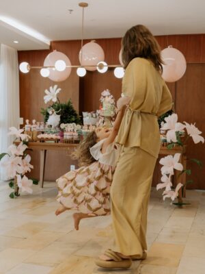 Nathalia Dill Instagram - 5 anos da Eva! 🧚🏼‍♂️🧡

Fotos @babuskafotografia 
Festa @lorenaduquefestas
Animação @pulebrinque_animacoes