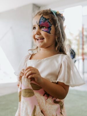 Nathalia Dill Instagram - 5 anos da Eva! 🧚🏼‍♂️🧡

Fotos @babuskafotografia 
Festa @lorenaduquefestas
Animação @pulebrinque_animacoes
