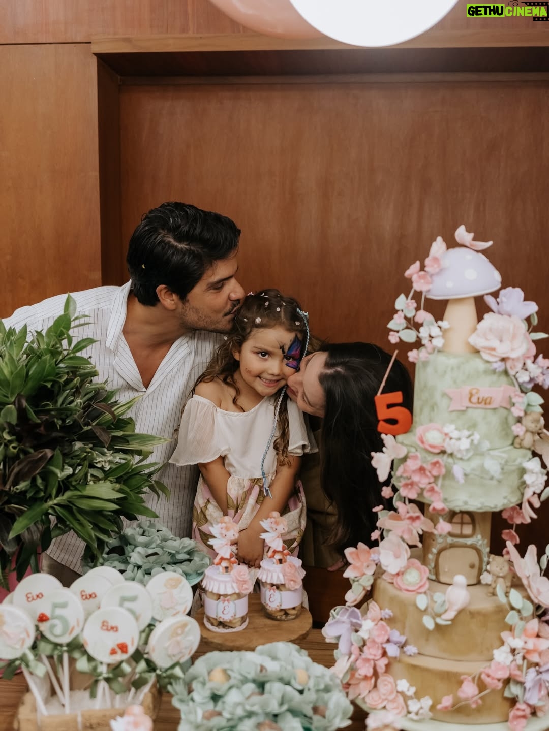 Nathalia Dill - 30.2K Likes - 5 anos da Eva! 🧚🏼‍♂️🧡

Fotos @babuskafotografia 
Festa @lorenaduquefestas
Animação @pulebrinque_animacoes
