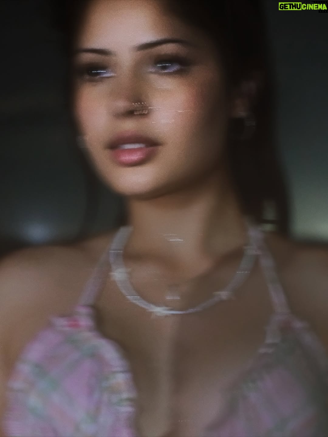 Navpreet Banga - 4.5K Likes - a new chapter begins 🌴 📸