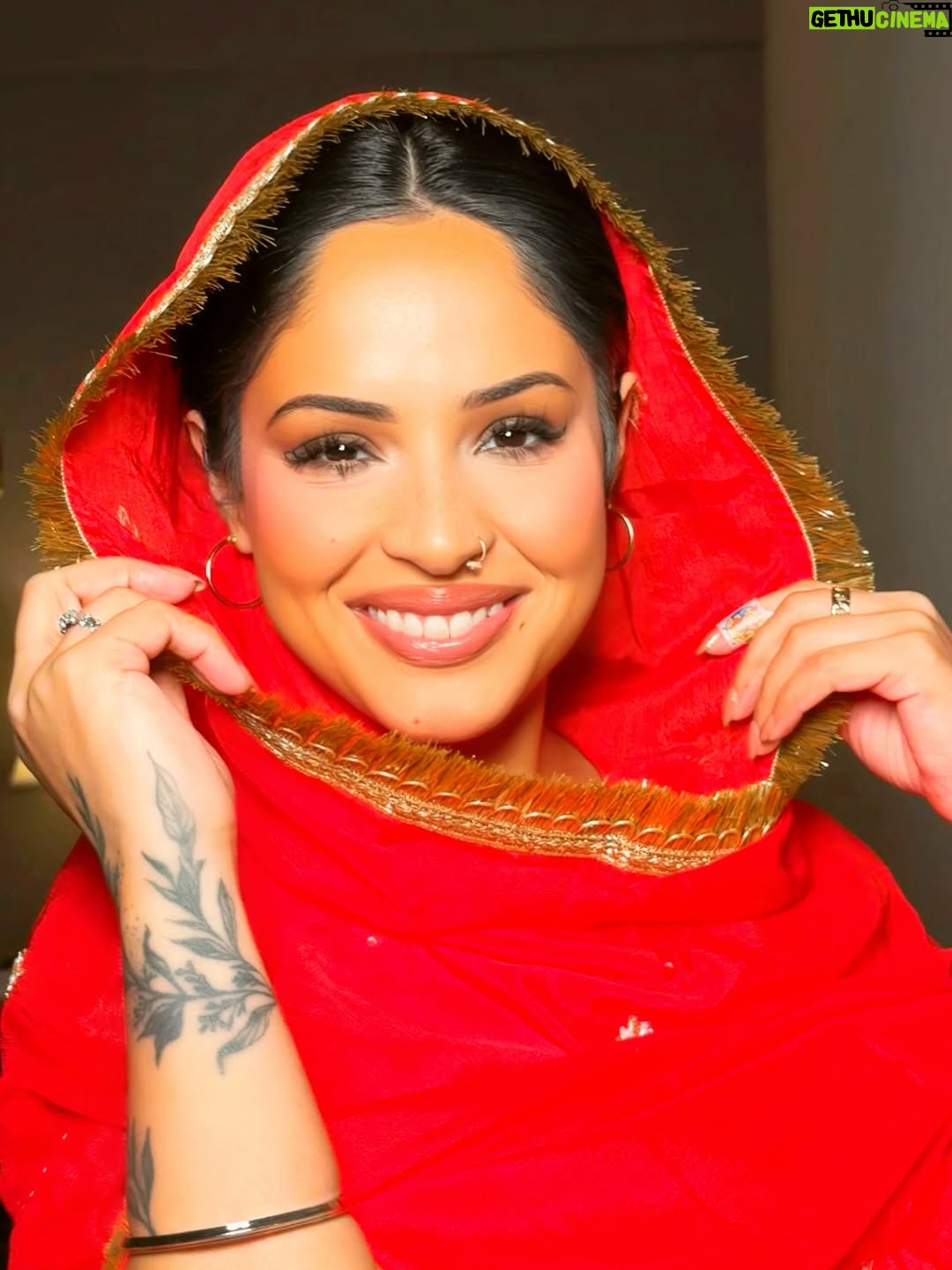 Navpreet Banga - 2.1K Likes - Surmedani eyes, vintage Punjabi soul.❤️❤️✨ 
@glamwnav understood the assignment 🤍
