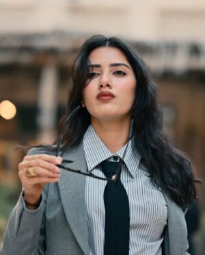 Neetu Bisht Instagram - Tie Day in Dubai…💞