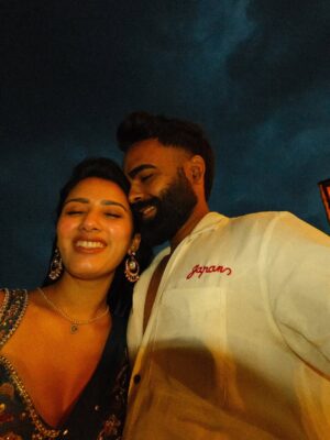Neetu Bisht Instagram - Just us, just love, just Maldives!!🥰💞💞
Saree @_kajalrajputofficial_
Earrings @divaartjewellers