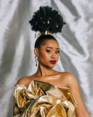 Nefisa Mkhabela Instagram - Golden, grounded, and hard to missšāāļø
Makeup š : @minaismua
Hair šŖ®: @nakedimakgato_therealglamdiva _
Creative Director āØ: @dopezuluboi
Photographer šø: @mo_pixel