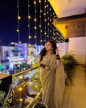 Neha Bhandari Instagram - Phuljari ? Nhii laxmi hu uss k ghar ki 🙈♥️