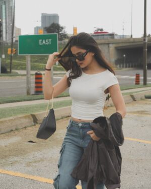 Neha Jethwani Instagram - I’d stop scrolling too👀
.
.
.
📷 @elysiangraphy 
#nehajethwani #nehalians #instagram #instafeed