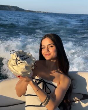 Neha Jethwani Instagram - Happy me day🤍
.
.
.
.
Also thank you everyone for your warm wishes❤️
#birthdaydump #nehajethwani #birthday2024 #instagram #nehalians
