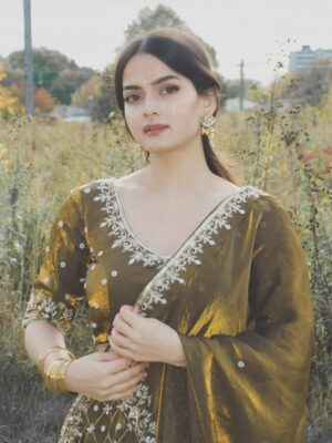 Neha Jethwani Instagram - 🤎✨
.
.
.
Wearing @hemangijagmalabel 🤎
📷 @true_focus_