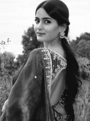 Neha Jethwani Instagram - 🤎✨
.
.
.
Wearing @hemangijagmalabel 🤎
📷 @true_focus_