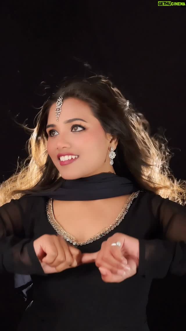 Neha Rana - 1.3K Likes - Har dil jo pyar karega 🥹 rani Mukherjee my fav 😚
.
.
#ranimukherjee #recreation #hardiljopyarkarega #explore #reelitfeelit #explorepage #trendingreels #trendingsongs #love #instadaily #trend #fyp #neharana
