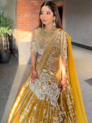 Neha Vora Jhaveri Instagram - Keeping it clean classy and elegant!🌷
Muse: @nehakvora
Makeup: @makeupby_tanvichitalia
Hair: @hairtrendz_smiitapatel
Outfit: @gazalguptacouture
Customised lehenga, Indian weddings, trending bride, monochrome makeup look, minimal makeup, wedding season 2025, trendsetter, Indian bride, subtle makeup, white lehenga, phera look, wedding look, glass skin, glowy makeup, gazal gupta #gazalguptacouture #yellowlehenga #bridaloutfit #sisterofthegroom #destinationwedding #trending #trendingsongs #trendingnow #trendingmakeup #fypppppppppppppppppppppppppppppppppppppppppppppppppppppppppppppppppppppp