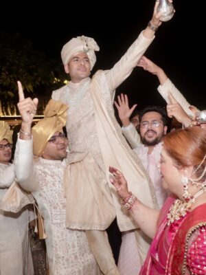 Neha Vora Jhaveri Instagram - My baby brother is actually married and my heart is so, so full 💛What a beautiful wedding, what a beautiful start to their forever. @saachi50 , welcome to our crazy, loving family, you’ve added so much warmth and ‘Ronak’ to our lives already 😘🤗 @thetrulylitwedding
#SachMeinRonakAaGayi @ronakk18