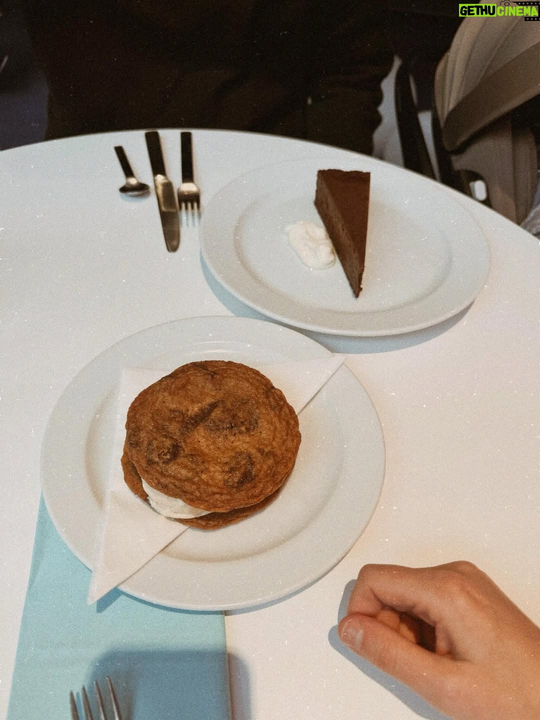 Nell Hudson - 2.4K Likes - Special lunch out celebrating the day I met Max. The yummiest food (featuring cookie ice cream sandwich) at @therivercafecafe 💗 the baby gave us the best gift and slept the entire meal 🎉😂 
-
-
-
thank you @crabcommunications ✨