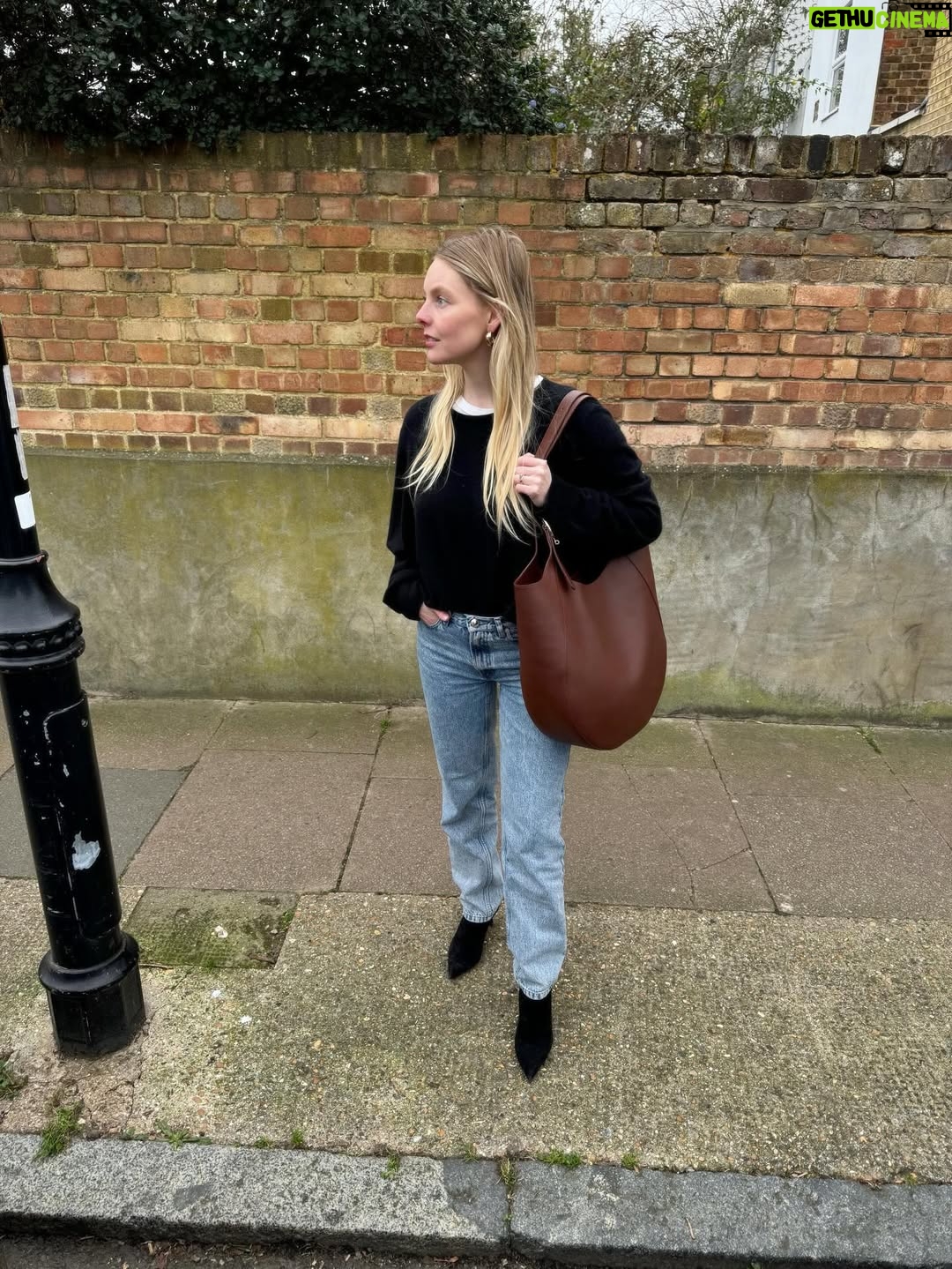 Nell Hudson - 3.9K Likes - An entirely unplanned photo ??? Truly there are twenty-three nappies in the bag as well as a paperback and all my other usual crap it fits EVERYTHING 🎉 
TYSM for my actual dream handbag though @longchamp 🎄❤️