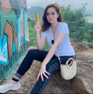 Nelydia Senrose Instagram - I made it to the top of Lanikai Pillbox!
The hike was CHALLENGING & a DIFFICULT one for me 😭
( tak suka hiking tolong la faham)
But gotta admit the view was spectacular and breathtaking.
Worth every pain and tears
(I literally cried ok) almost gave up too!!! Such a cry baby lol
.
Swipe most left to see monkey with a banana 🐒🍌