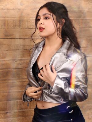 Niharika Chouksey Instagram - 💁🏻‍♀️❤️‍🔥

📸 @samstudios.in_ 
HMUA: @fatimaa_kapadia @musebysumaira @dualglamdiaries

#niharikachouksey #swipe