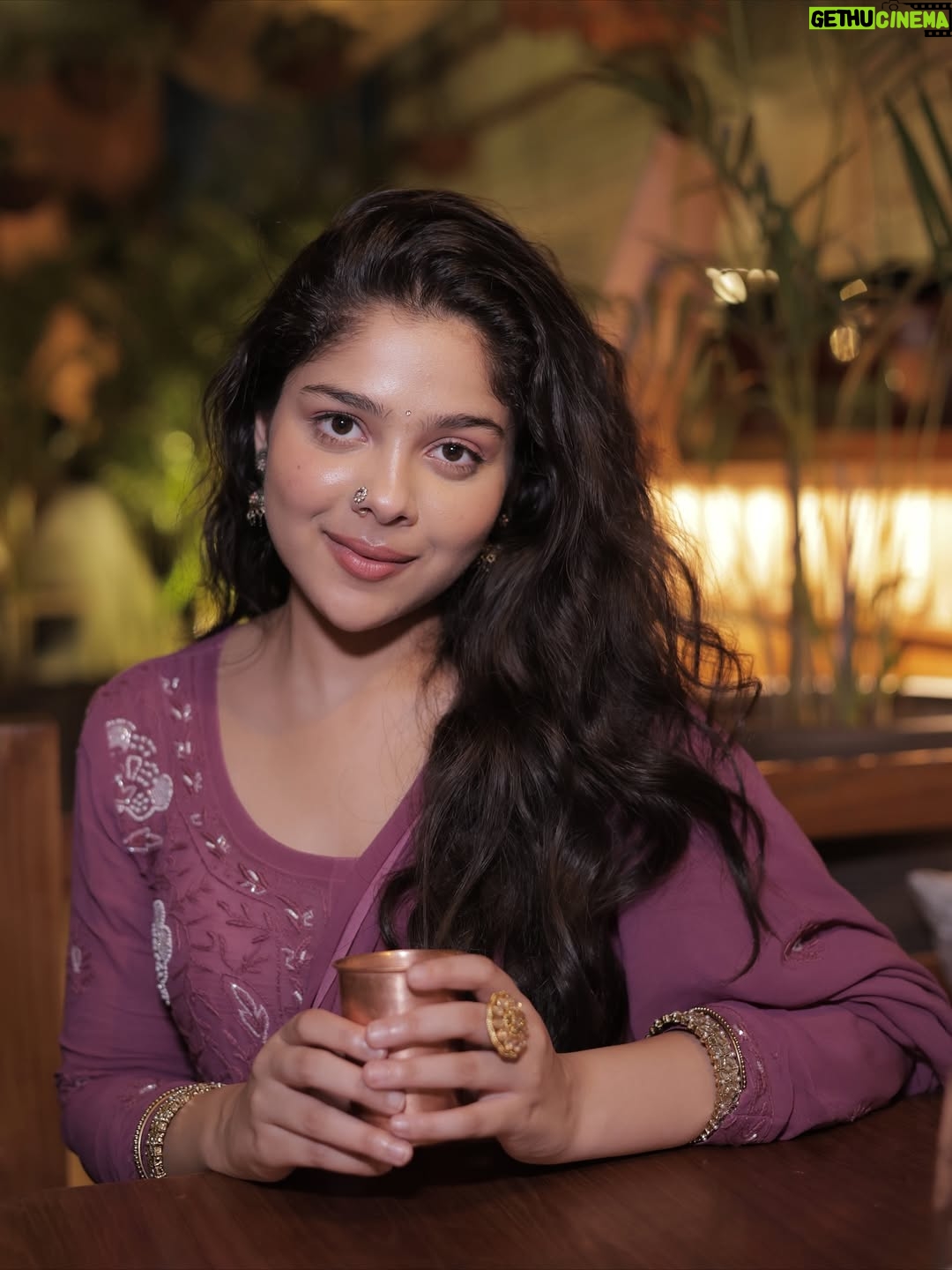 Niharika Chouksey - 35.6K Likes - Glow On ✨💟

#niharikachouksey #swipe