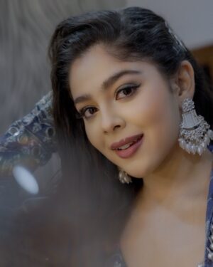 Niharika Chouksey Instagram - 🩵🩵

#niharikachouksey #swipe #zrm #tummsetummtak #actress