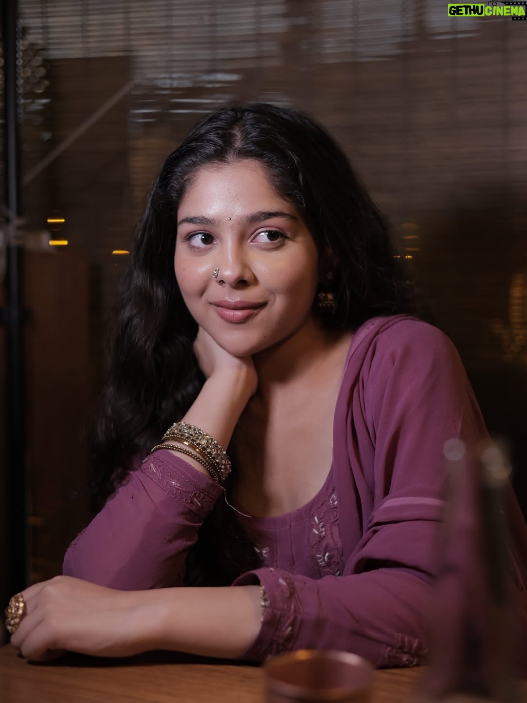 Niharika Chouksey - 35.6K Likes - Glow On ✨💟

#niharikachouksey #swipe