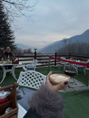 Niharika Malik Instagram - Manali things🩵
#travel #travelphotography #mountains #explore #explorepageًًً #outfits