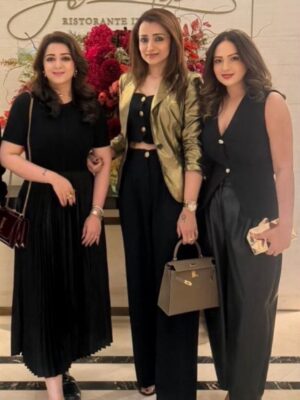 Nikesha Patel Instagram - Girls trip reunion! #dubai #bluewaterisland @trishakrishnan @charmmekaur