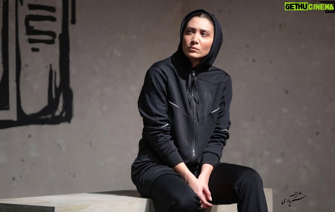 Niki Mozaffari - 7.5K Likes - 🎭
نمایی از اجرای نمایش « گناه مشترک » 
پردیس تئاتر شهرزاد ، ساعت ۱۹:۴۵ 
خرید بلیت : از سایت تیوال 
عکس از : @elaheh_shahriari