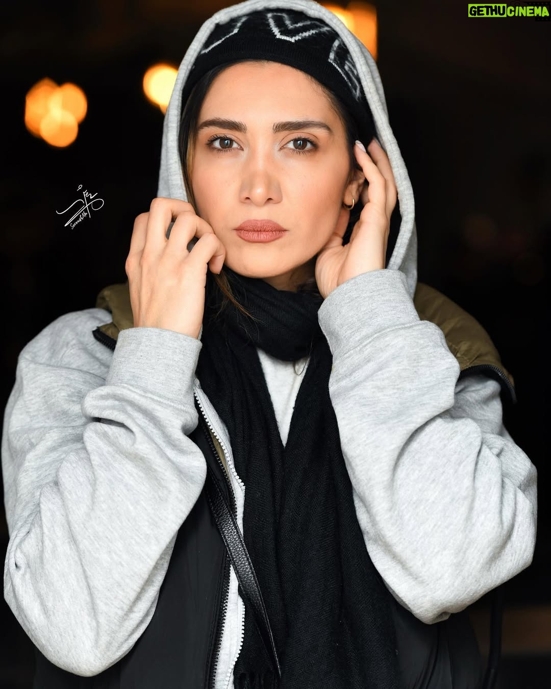 Niki Mozaffari - 12.4K Likes - 🎭
کنار عزیزانم ،الهام شعبانی،نسیم ادبی ، مهلقا باقری ، نگین خامسی 
با هم و در کنار هم با اجرای نمایش « گناه مشترک » در پردیس تئاتر شهرزاد 
عکس از : @soroushmn_