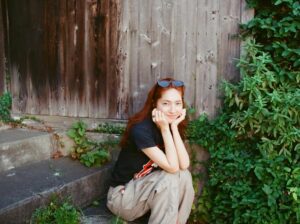 Nimura Sawa Instagram - かわいいケーキとメッセージお手紙、
ありがとうありがとうありがとう。
いろいろと用意して私に送ってくれるのがほんと可愛くて、可愛いくて。愛おしいでございます。
31歳も良き一年にします⍢⃝⭐︎
お誕生日はショートケーキを食べるつもりです。

美味しいもの食べて、また頑張ろうね🍂